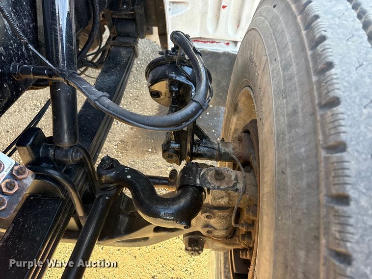 image for item EG2117 2008 Peterbilt 367 grapple crane truck