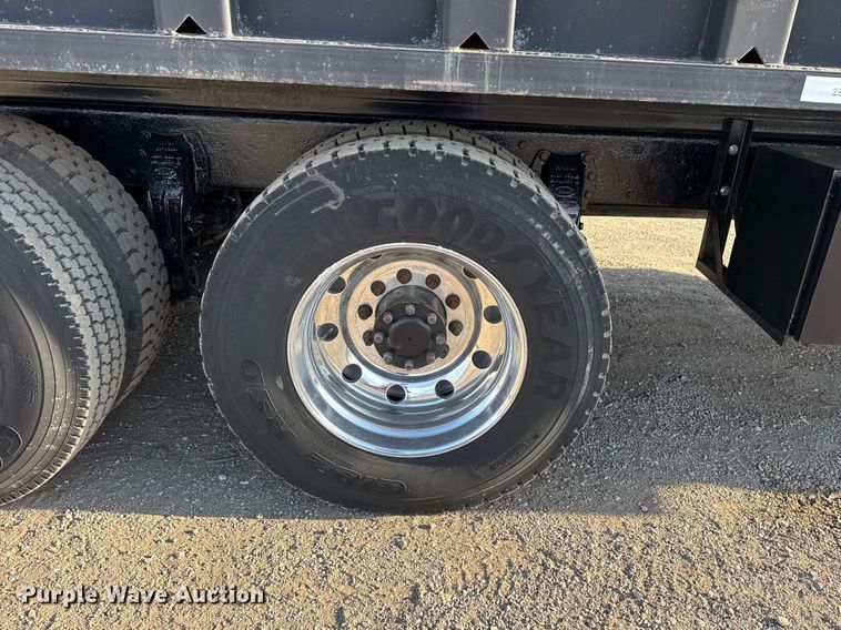 image for item EG2117 2008 Peterbilt 367 grapple crane truck