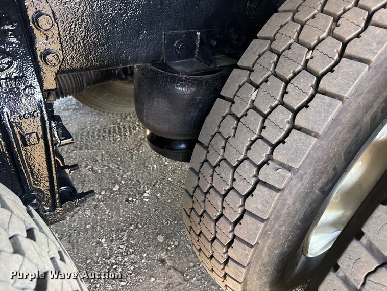 image for item EG2117 2008 Peterbilt 367 grapple crane truck