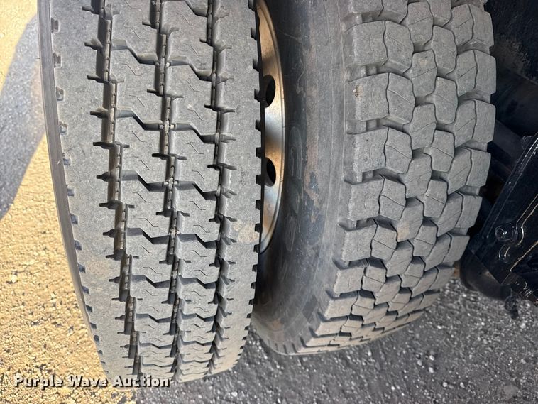 image for item EG2117 2008 Peterbilt 367 grapple crane truck