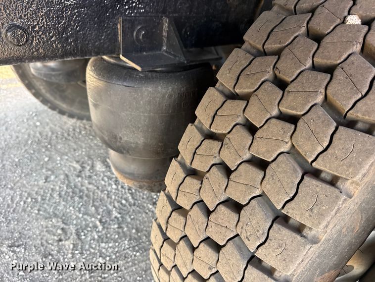 image for item EG2117 2008 Peterbilt 367 grapple crane truck