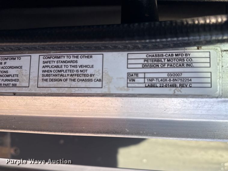 image for item EG2117 2008 Peterbilt 367 grapple crane truck