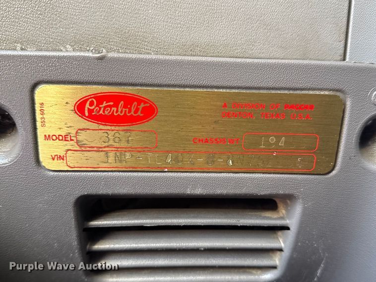 image for item EG2117 2008 Peterbilt 367 grapple crane truck