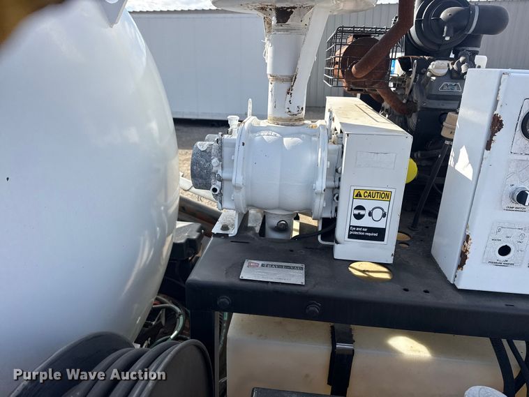 image for item EG2121 2011 EH Wachs Trac-L-Vac vacuum excavator