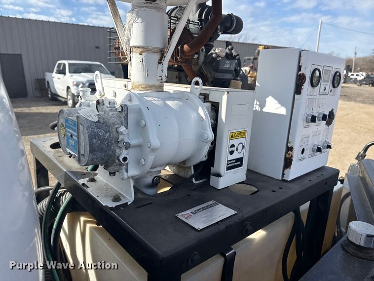 image for item EG2121 2011 EH Wachs Trac-L-Vac vacuum excavator