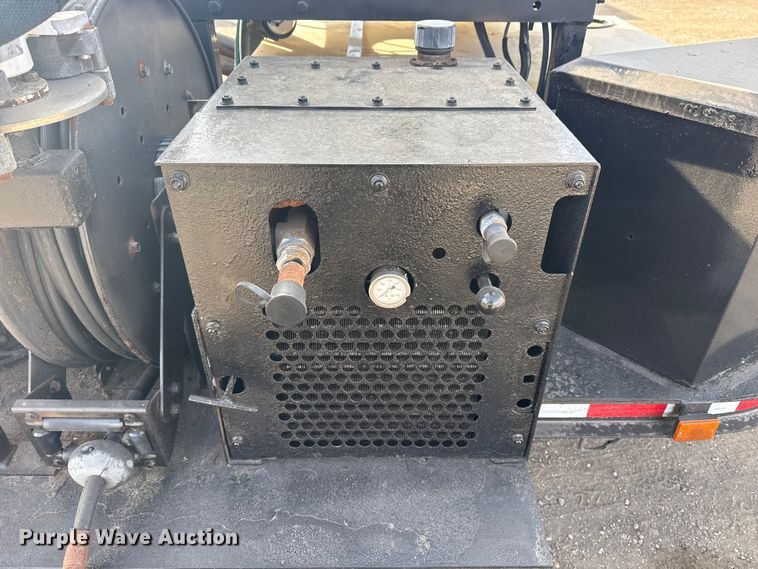 image for item EG2121 2011 EH Wachs Trac-L-Vac vacuum excavator