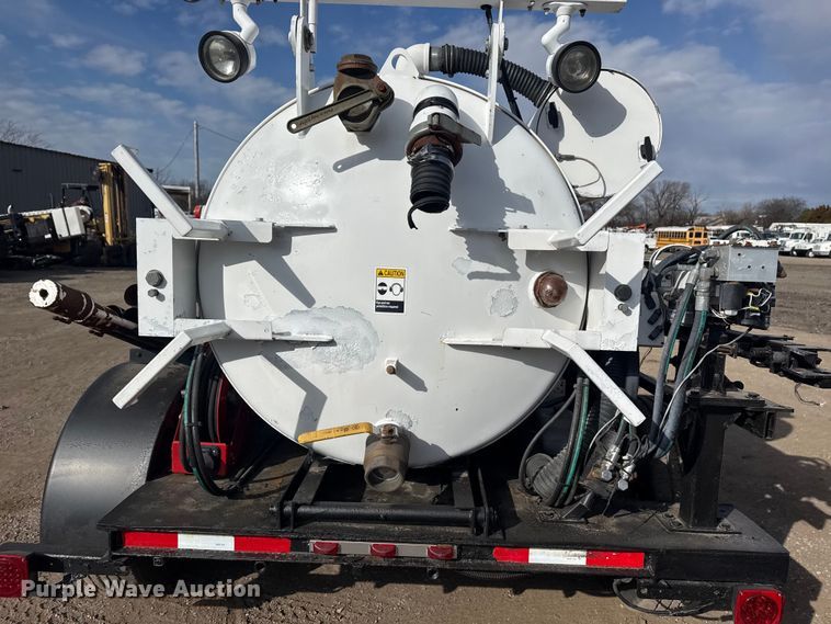 image for item EG2121 2011 EH Wachs Trac-L-Vac vacuum excavator