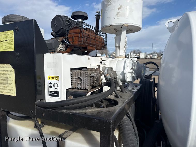 image for item EG2121 2011 EH Wachs Trac-L-Vac vacuum excavator