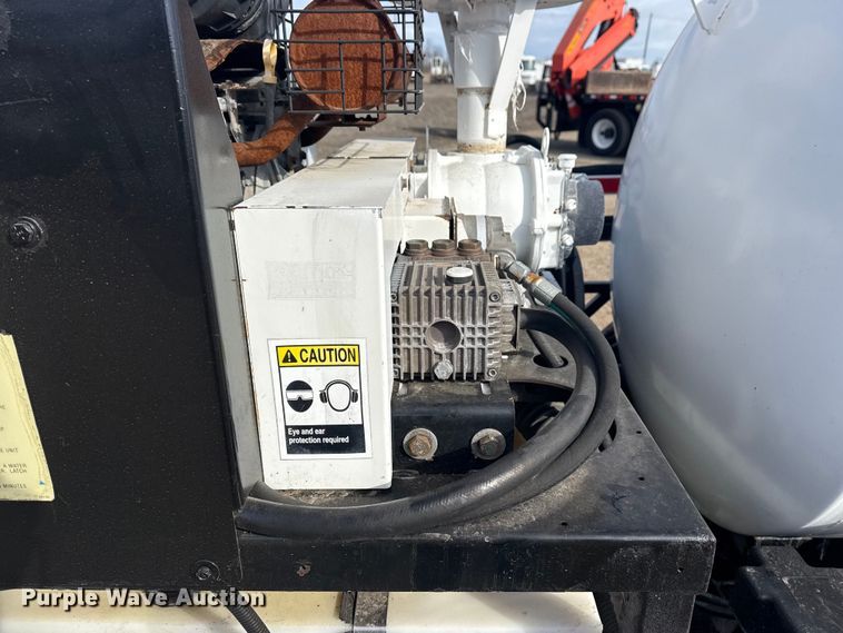 image for item EG2121 2011 EH Wachs Trac-L-Vac vacuum excavator