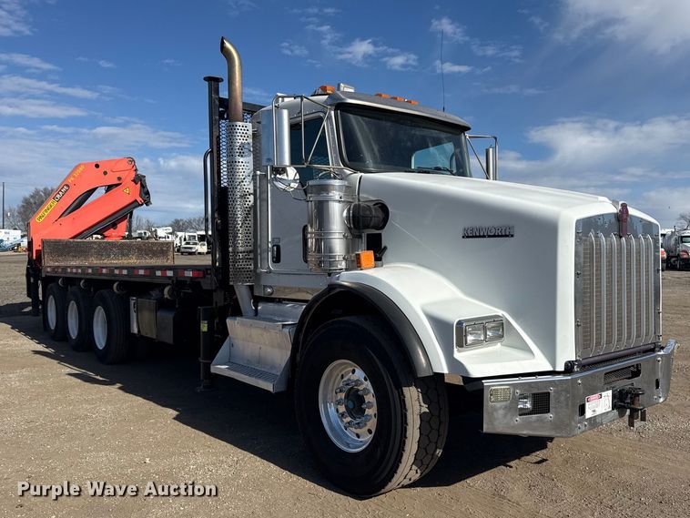 image for item EG2122 2013 Kenworth T800 crane truck