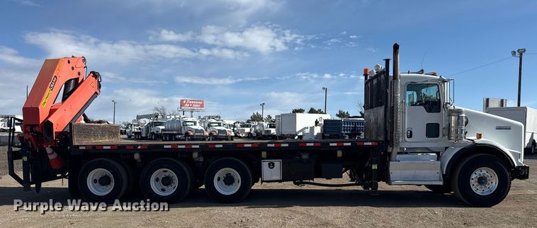 image for item EG2122 2013 Kenworth T800 crane truck