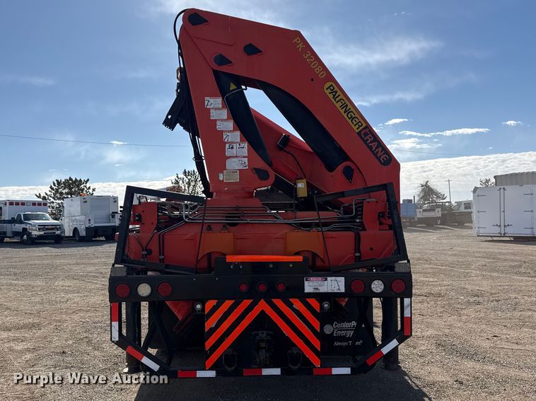 image for item EG2122 2013 Kenworth T800 crane truck