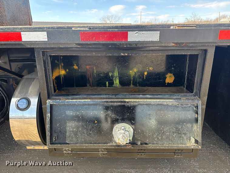 image for item EG2122 2013 Kenworth T800 crane truck