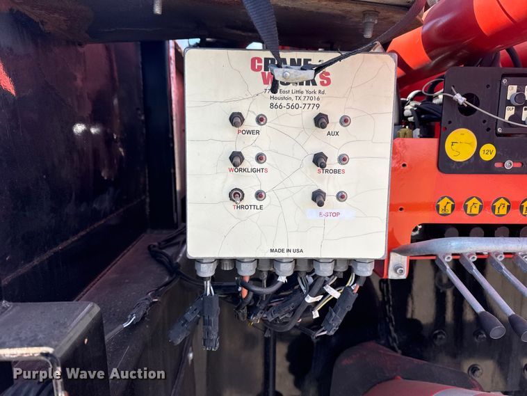 image for item EG2122 2013 Kenworth T800 crane truck