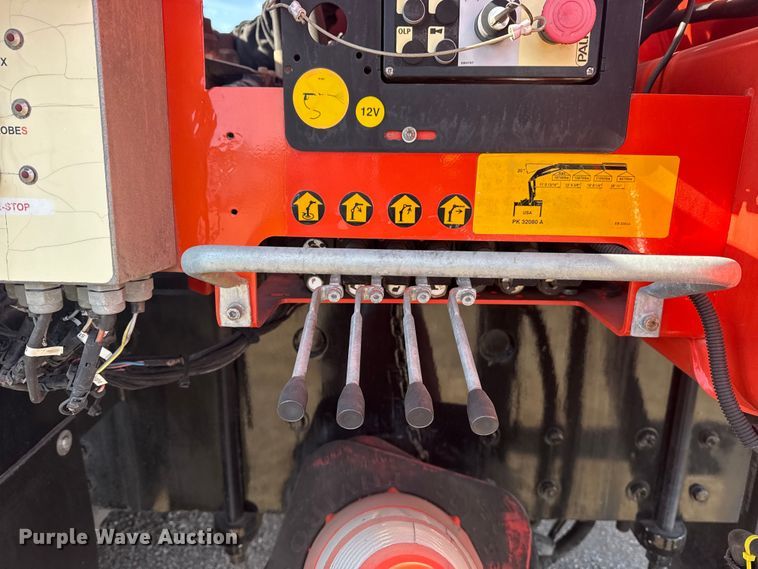 image for item EG2122 2013 Kenworth T800 crane truck