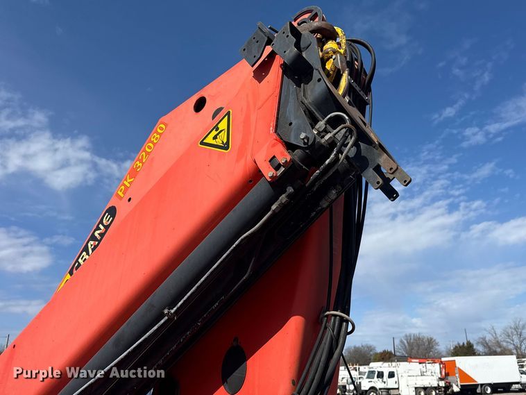 image for item EG2122 2013 Kenworth T800 crane truck