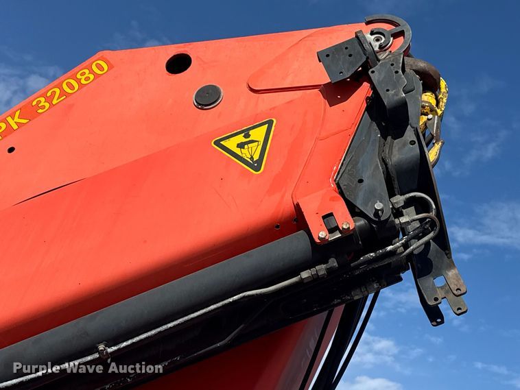 image for item EG2122 2013 Kenworth T800 crane truck