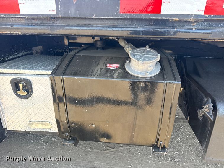 image for item EG2122 2013 Kenworth T800 crane truck