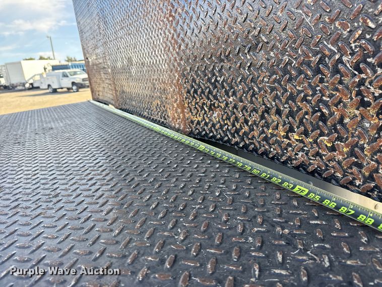 image for item EG2122 2013 Kenworth T800 crane truck