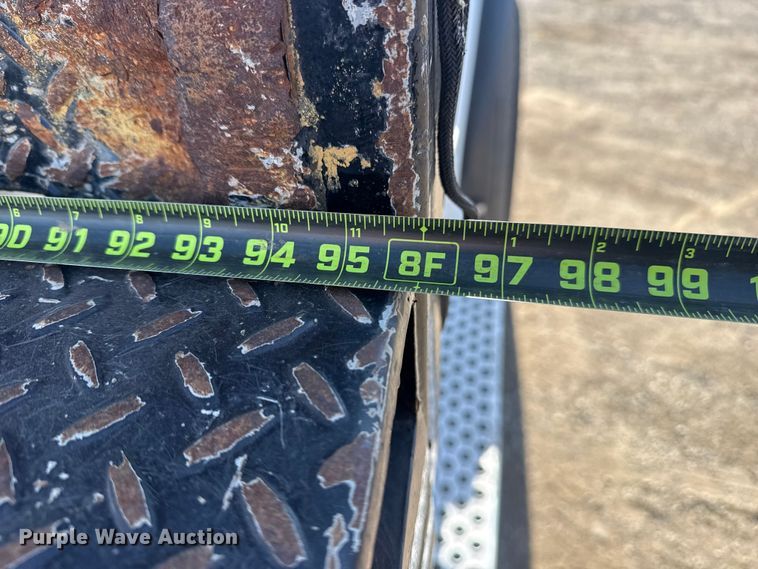 image for item EG2122 2013 Kenworth T800 crane truck