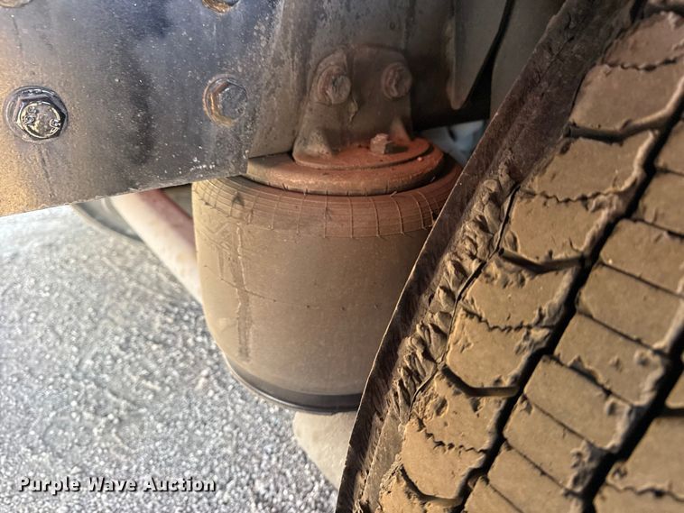 image for item EG2122 2013 Kenworth T800 crane truck