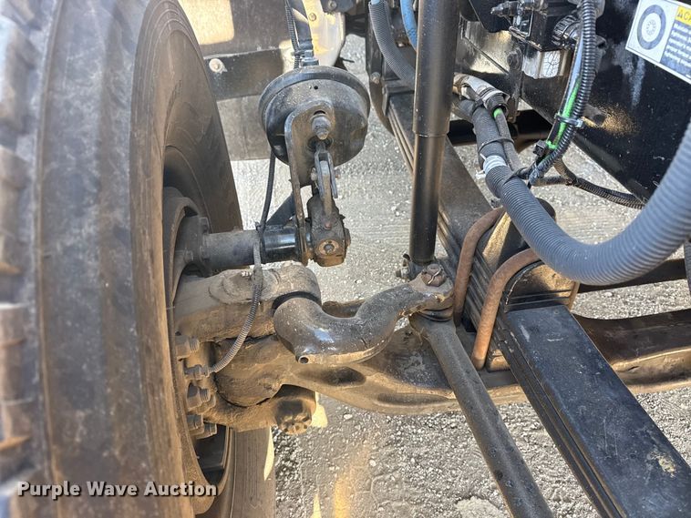 image for item EG2122 2013 Kenworth T800 crane truck