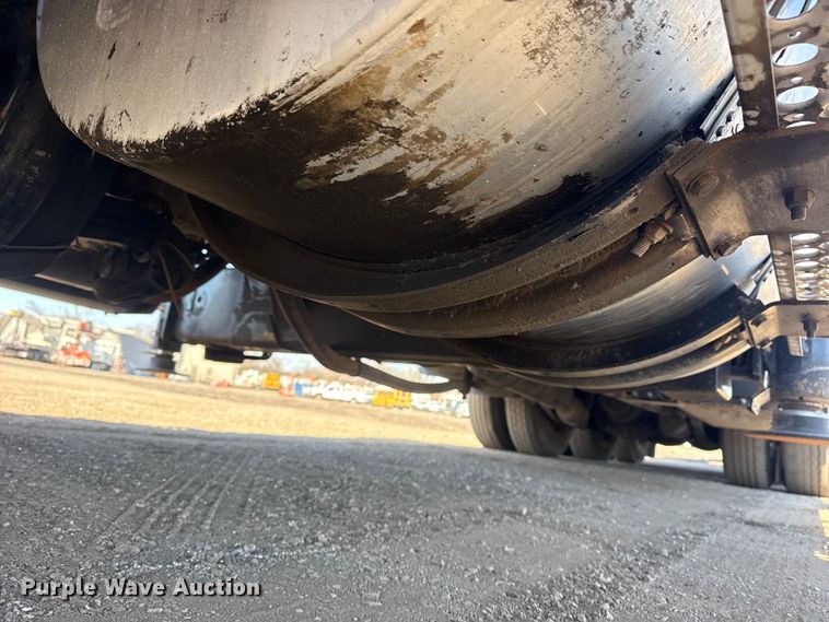 image for item EG2122 2013 Kenworth T800 crane truck