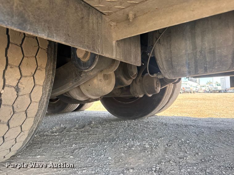 image for item EG2122 2013 Kenworth T800 crane truck