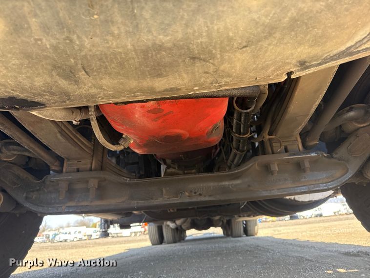 image for item EG2122 2013 Kenworth T800 crane truck