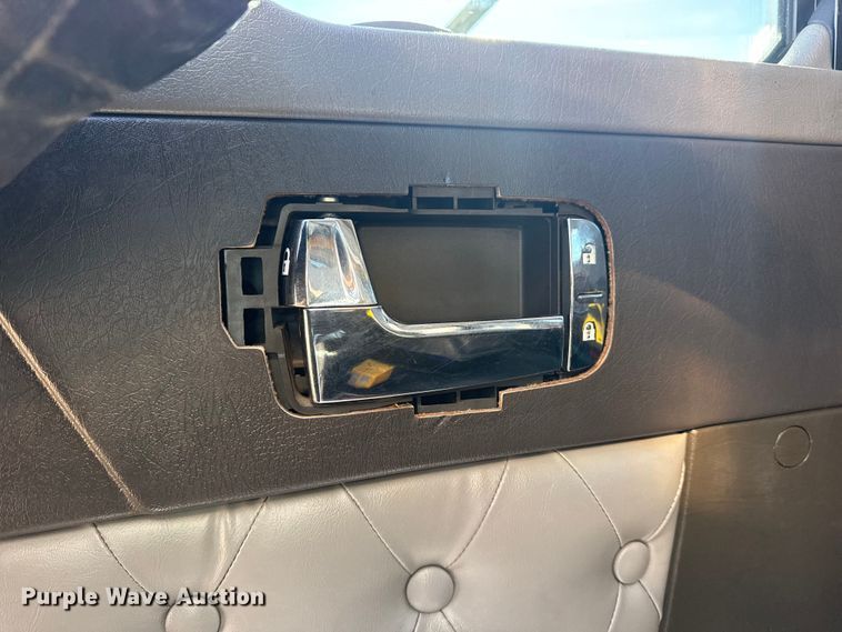 image for item EG2122 2013 Kenworth T800 crane truck