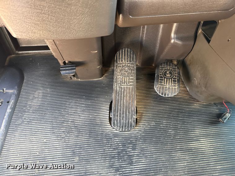 image for item EG2122 2013 Kenworth T800 crane truck