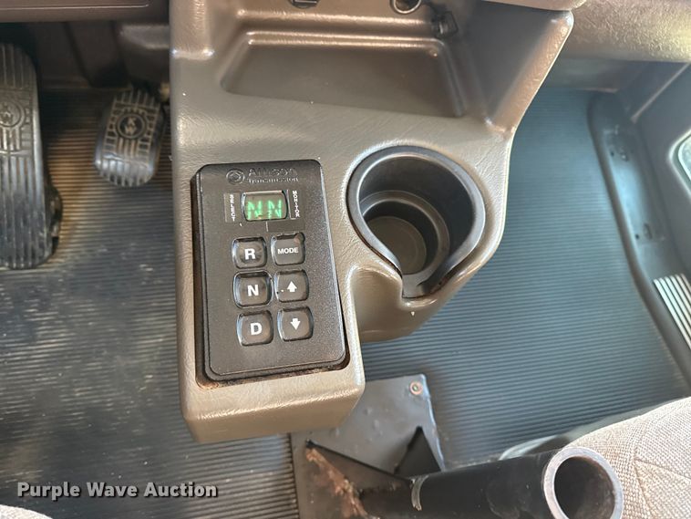 image for item EG2122 2013 Kenworth T800 crane truck