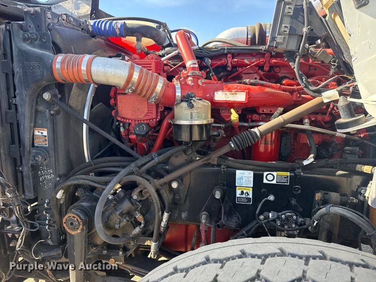 image for item EG2122 2013 Kenworth T800 crane truck