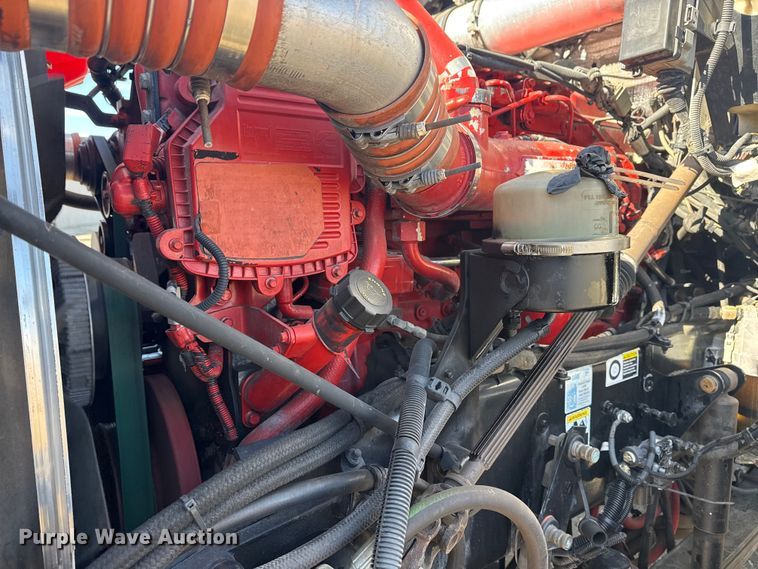 image for item EG2122 2013 Kenworth T800 crane truck