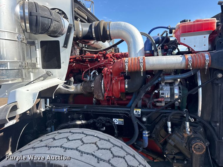 image for item EG2122 2013 Kenworth T800 crane truck