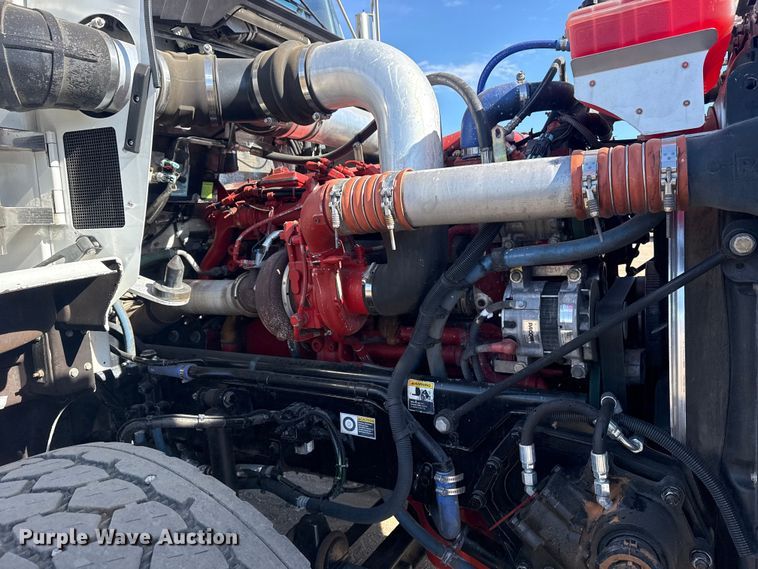 image for item EG2122 2013 Kenworth T800 crane truck