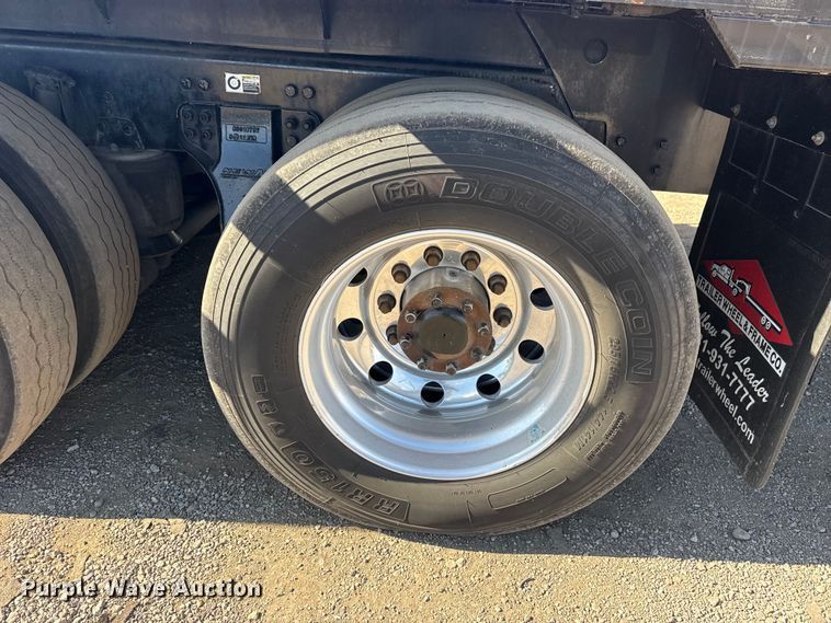 image for item EG2122 2013 Kenworth T800 crane truck