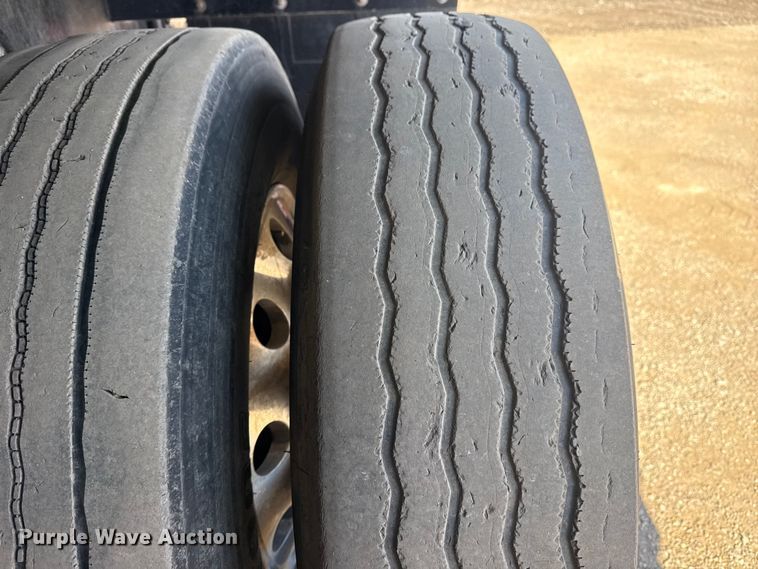 image for item EG2122 2013 Kenworth T800 crane truck