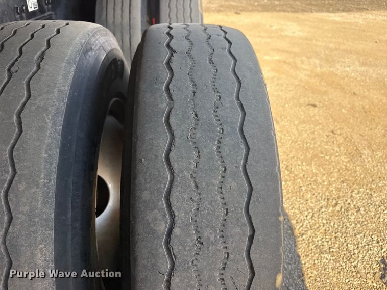 image for item EG2122 2013 Kenworth T800 crane truck