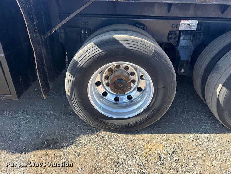 image for item EG2122 2013 Kenworth T800 crane truck