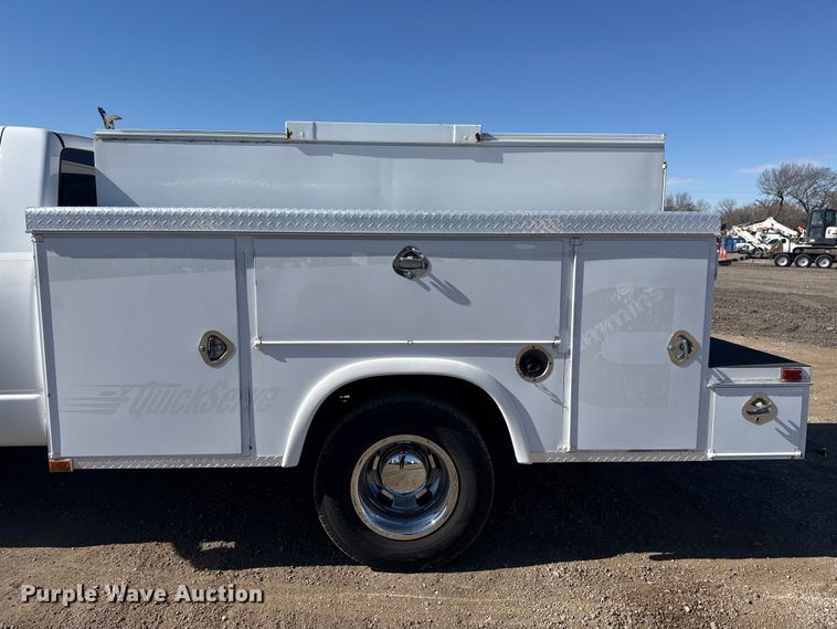 image for item EG2123 2009 Dodge Ram 3500 utility bed pickup truck