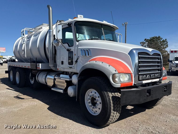 image for item EG2126 2013 Mack GU713 vacuum truck