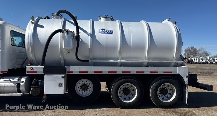image for item EG2126 2013 Mack GU713 vacuum truck