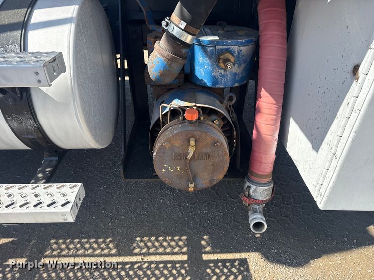 image for item EG2126 2013 Mack GU713 vacuum truck