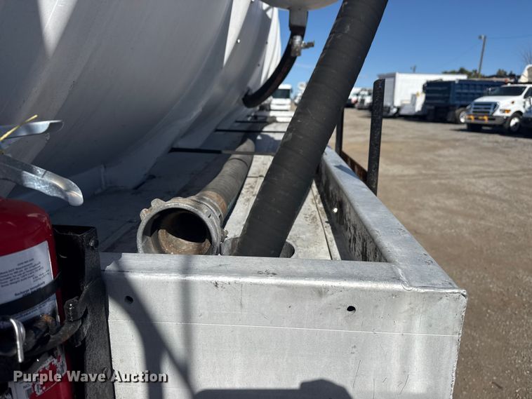 image for item EG2126 2013 Mack GU713 vacuum truck