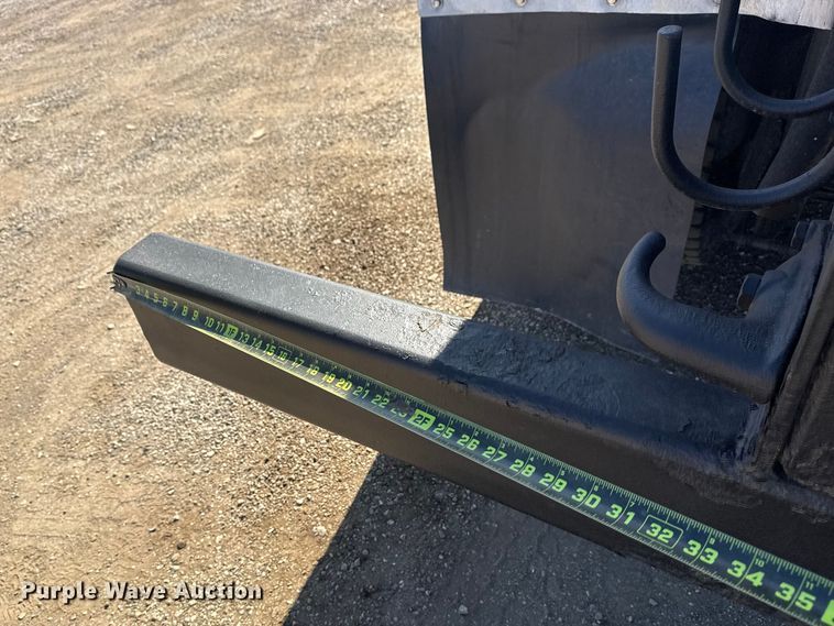 image for item EG2126 2013 Mack GU713 vacuum truck