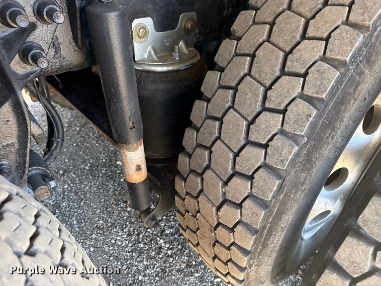 image for item EG2126 2013 Mack GU713 vacuum truck