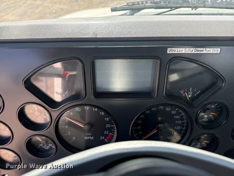 image for item EG2126 2013 Mack GU713 vacuum truck