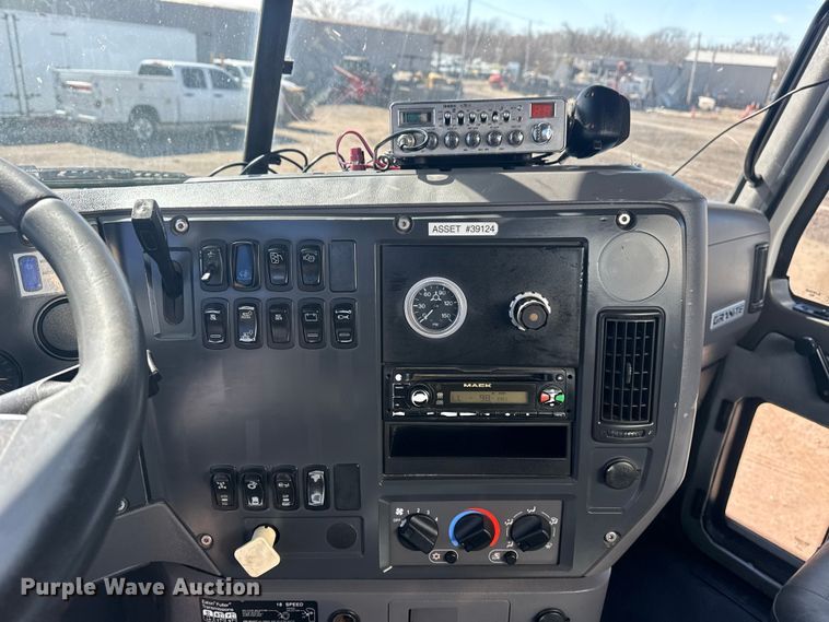 image for item EG2126 2013 Mack GU713 vacuum truck