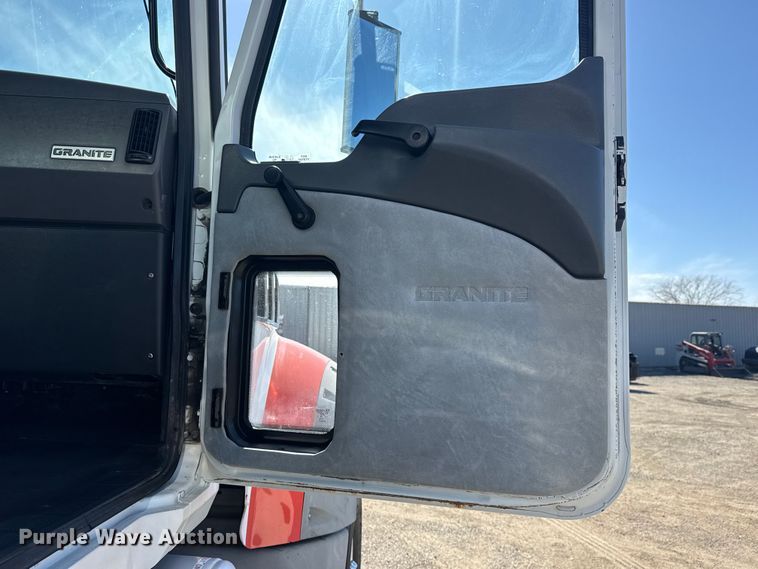 image for item EG2126 2013 Mack GU713 vacuum truck